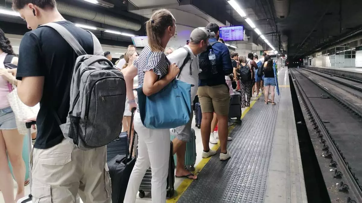 Una avería entre Sitges y Vilanova provoca retrasos en seis líneas de Rodalies