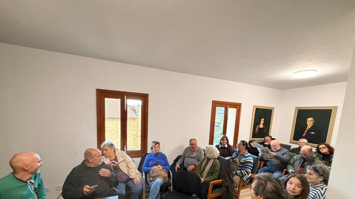 Una imagen del pleno celebrado la pasada semana en Estellencs, en el que se ausentaron el alcalde y un edil.