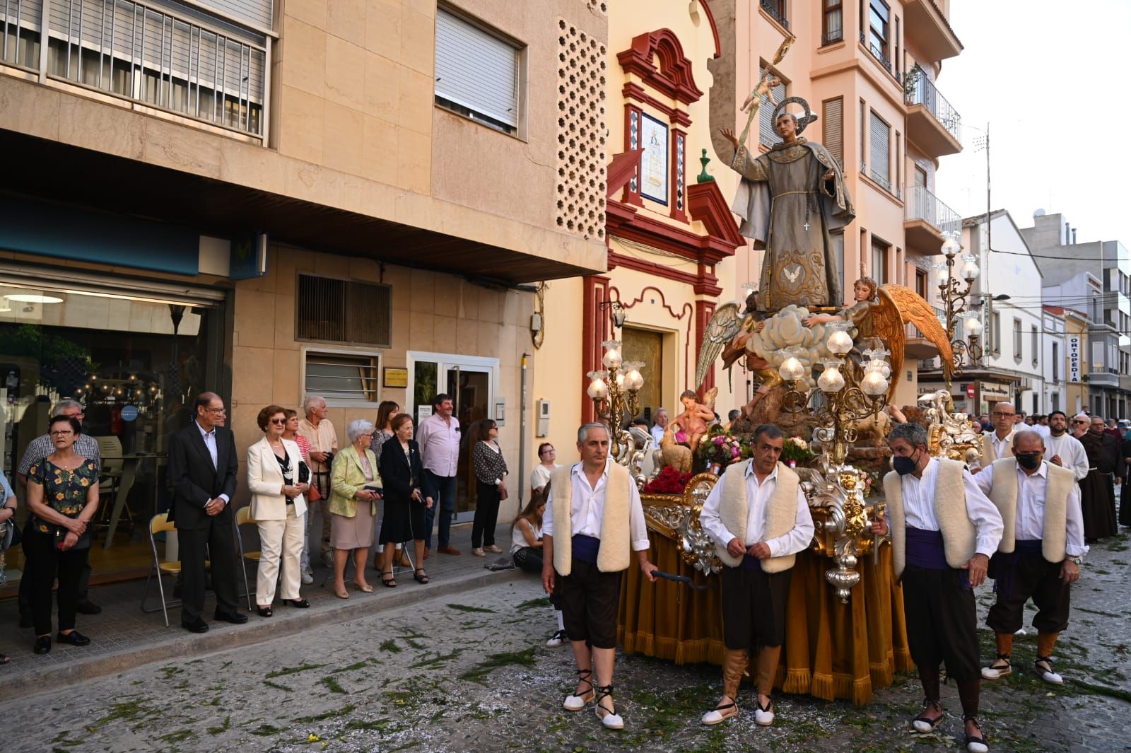 Las imágenes de la misa y la procesión del día de Sant Pasqual en Vila-real