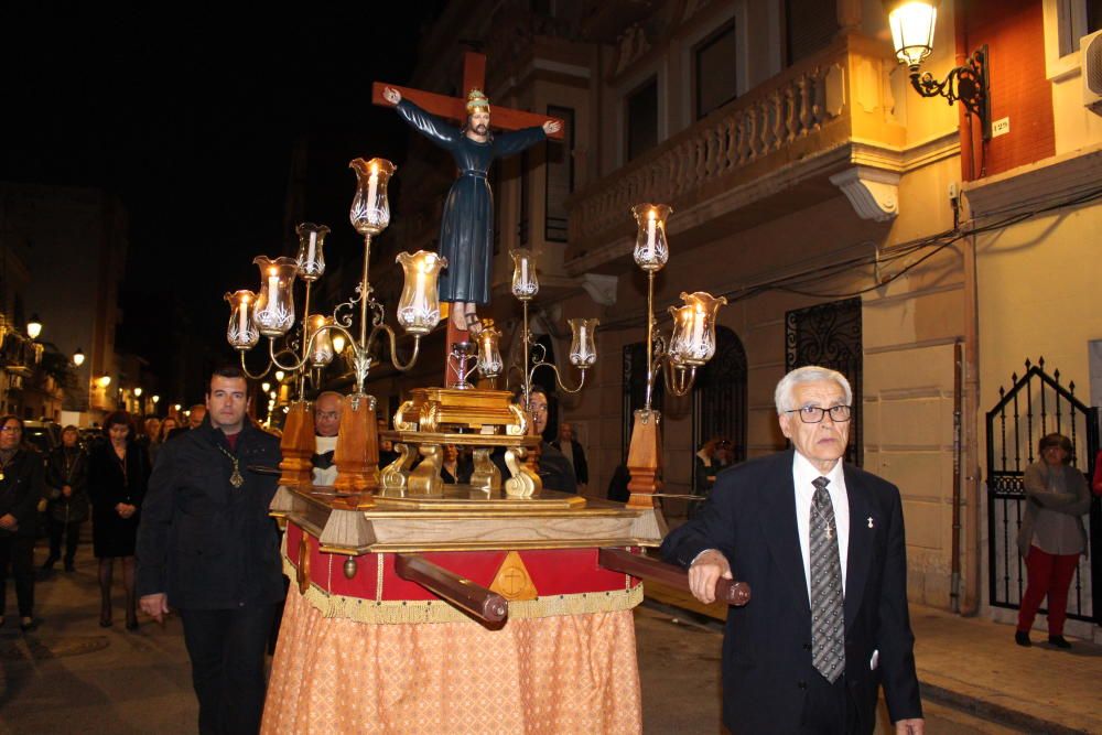 Procesión de la Hermandad de Jesús con la Cruz y Cristo Resucitado.