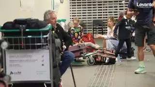Así se ha vivido la noche en la estación Joaquín Sorolla de València