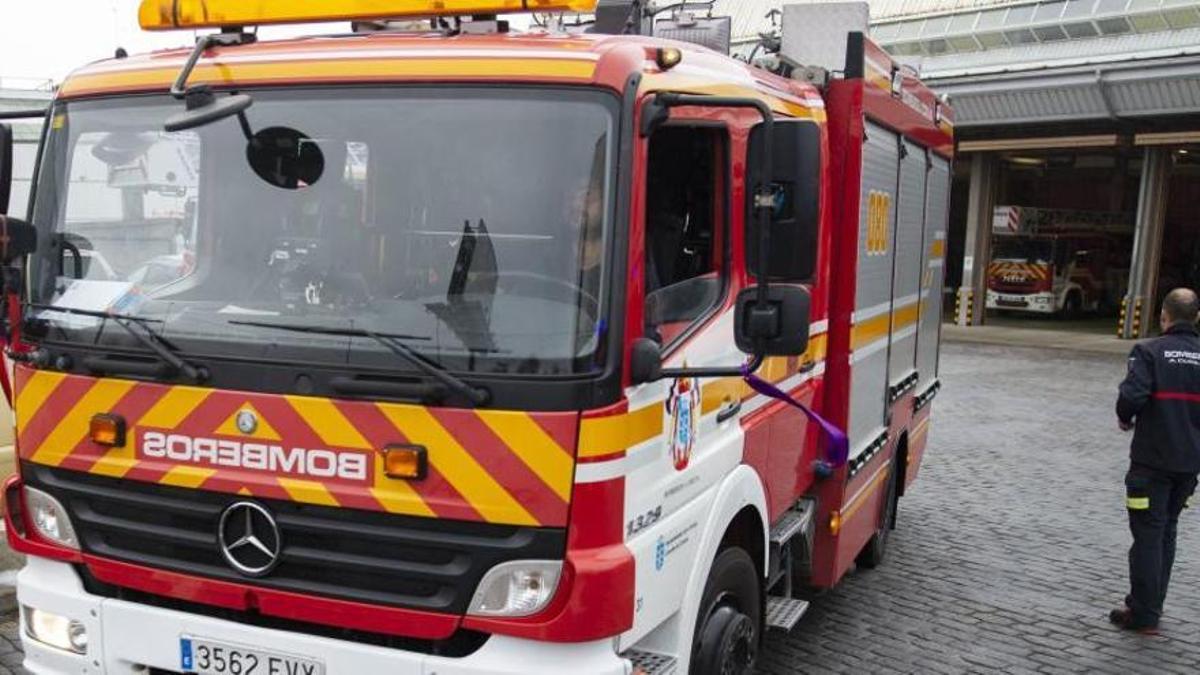 Un vehículo en el parque de bomberos de A Coruña.