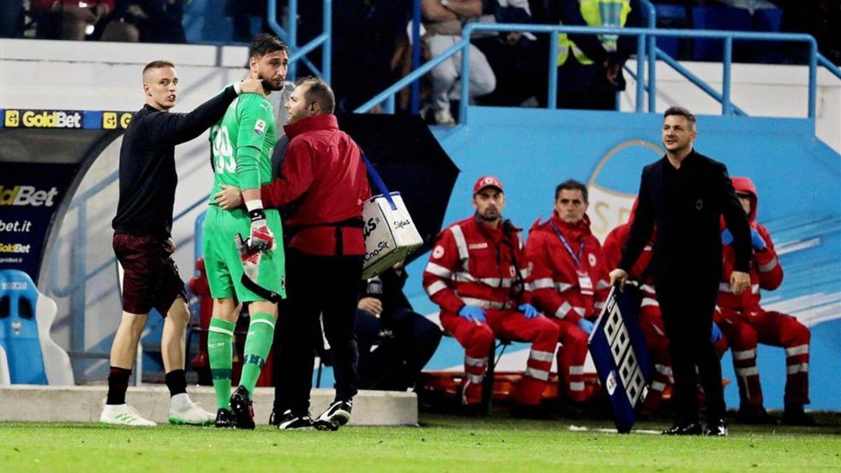 Donnarumma se marchó lesionado