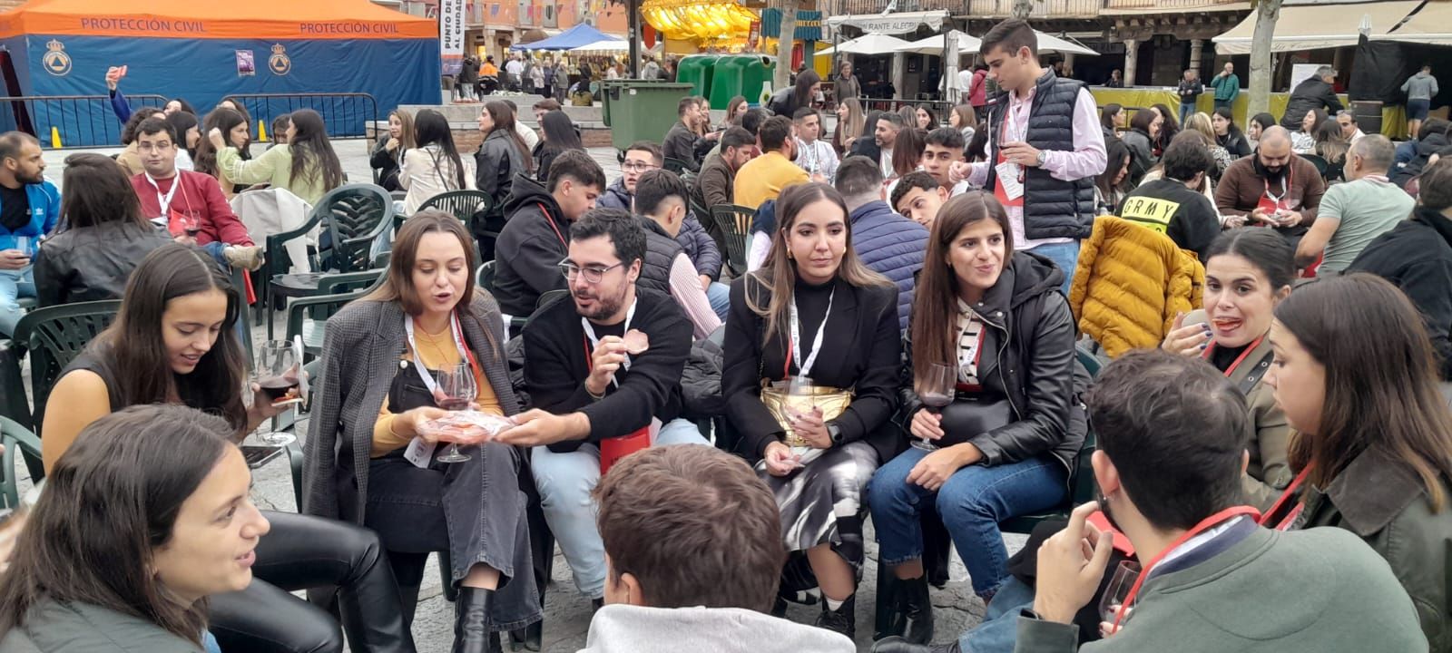 GALERÍA | La cata popular de la Fiesta de la Vendimia de Toro desafía a la lluvia