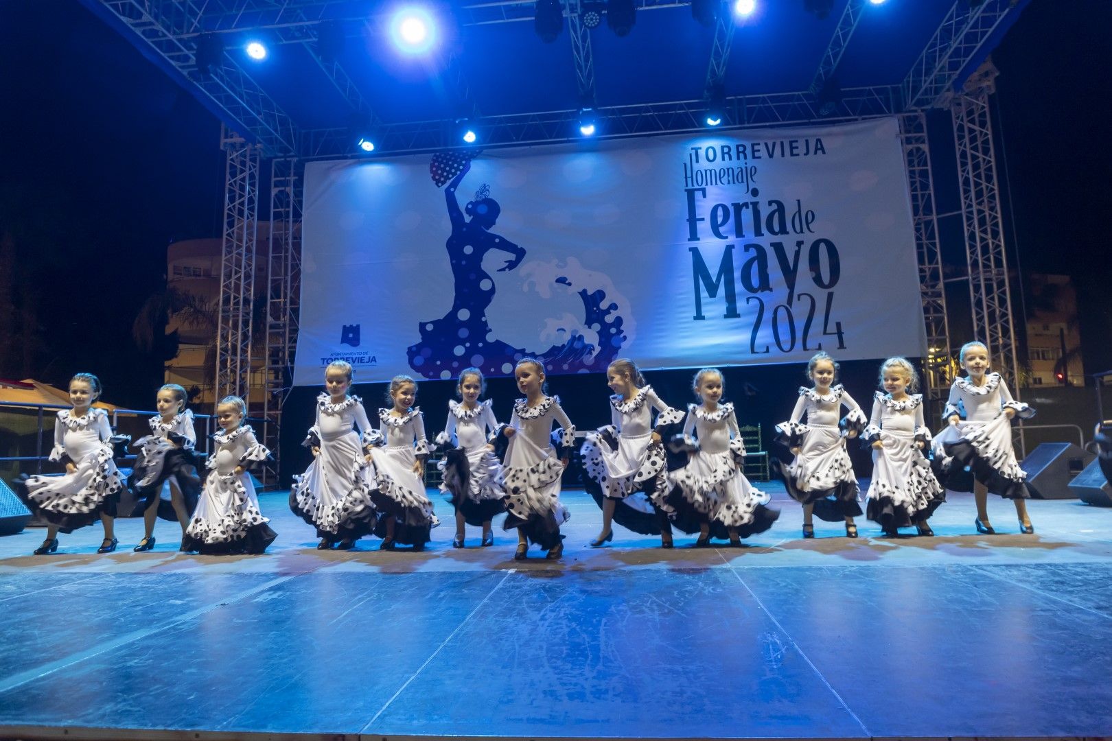 Así ha arrancado una nueva edición de la "mini-feria" de Mayo en Torrevieja