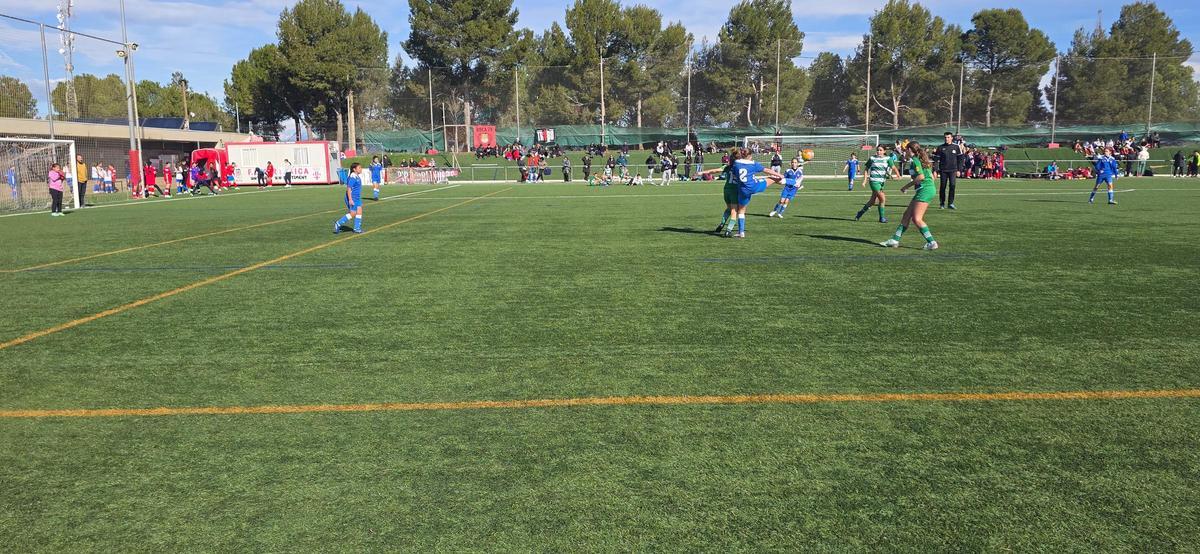 El camp de la Pirinaica va viure partits femenins durant tota una jornada