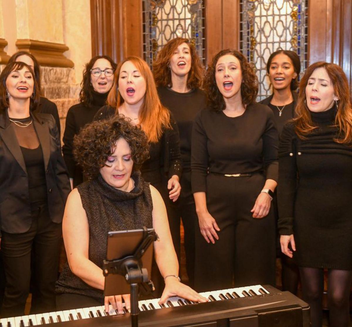 Sisters in the House, que cantaron villancicos. | // ARCAY/R.A.