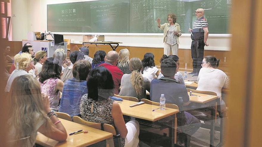 La fiebre por ser funcionario duplica las matrículas en las academias