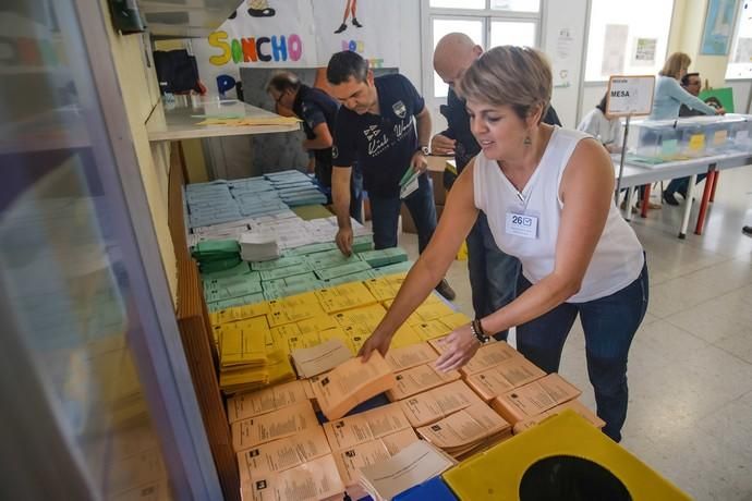 Las Palmas de Gran Canaria. Votaciones en el colegio Agua Dulce.  | 26/05/2019 | Fotógrafo: José Carlos Guerra