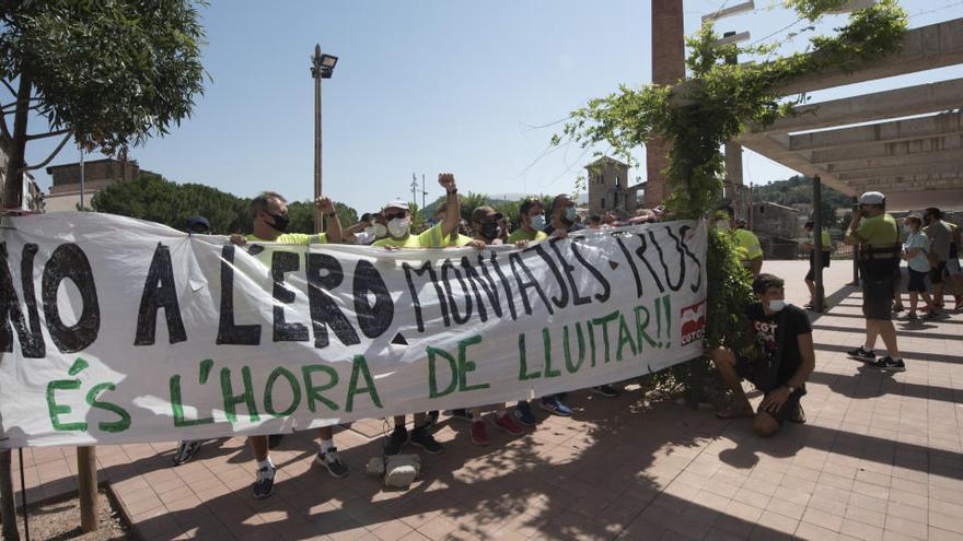 Un centenar de miners de Montajes Rus concentrats a les portes de la Fàbrica Vella en la reunió del Fòrum de la Mineria el passat 28 de juliol