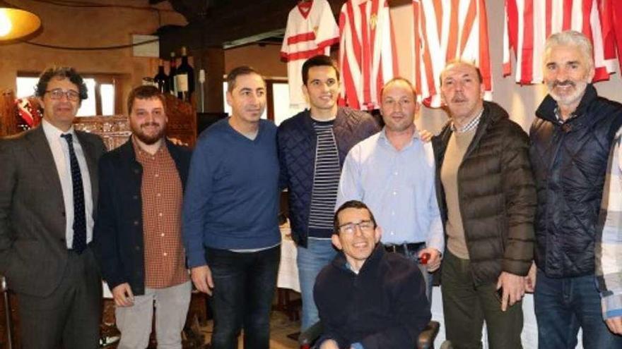 Fernando Losada, a la izquierda, con Isma López, Cundi y Redondo, en el acto de la peña Casa Kilo.