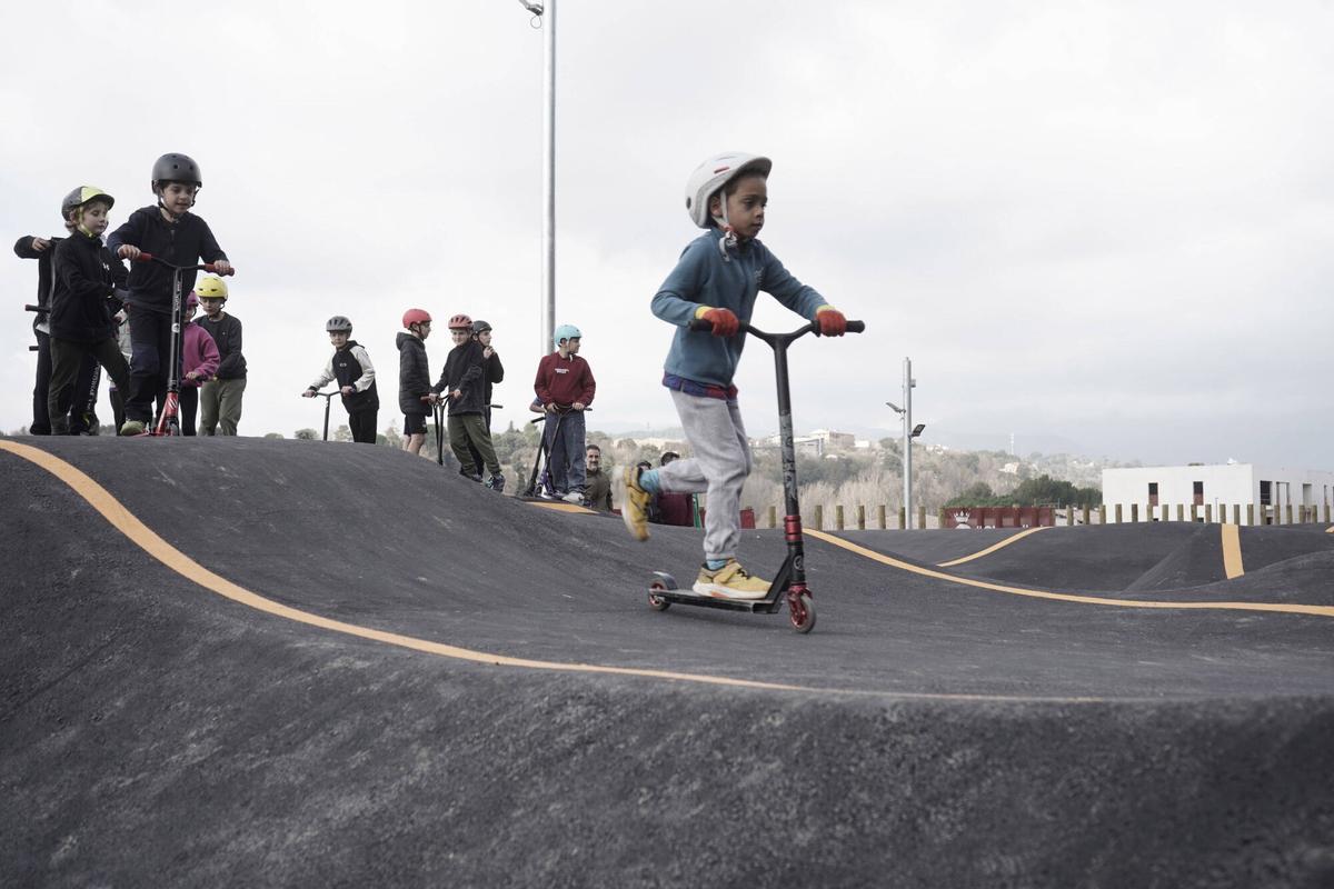Imatge de l'acte inaugural de la nova pista de pump track de Gironella, en imatges