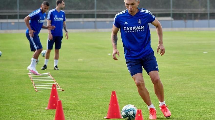 Dani Torres: &quot;Estamos con la mirada en el Alcorcón y no en que son once partidos&quot;