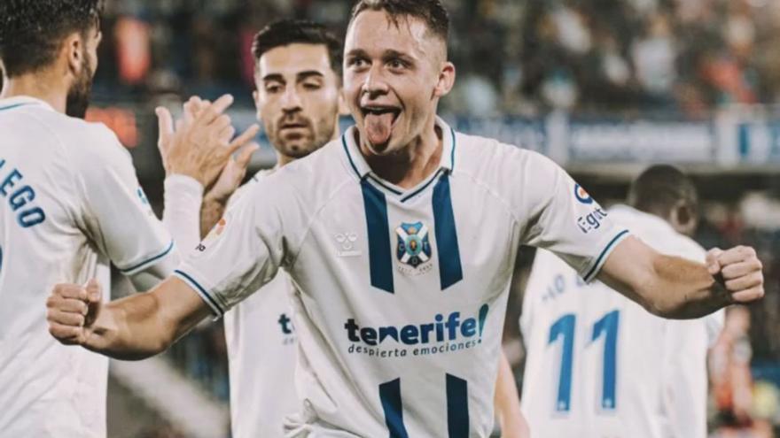 Borja Garcés, celebrando su gol al Mirandés. | | CD TENERIFE