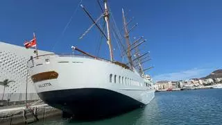 El 'Sea Cloud II', un yate a vela de lujo con grifería de oro, recala en el Puerto de Las Palmas para iniciar un crucero por Canarias desde 3.935 euros