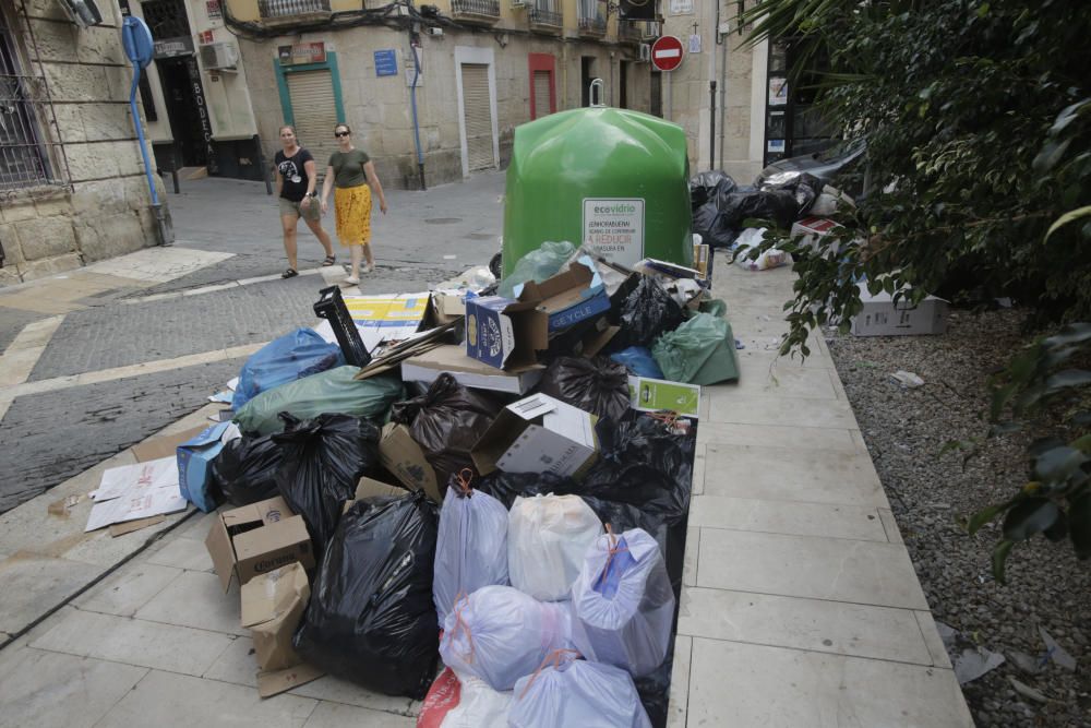 Basura en las calles de Alicante