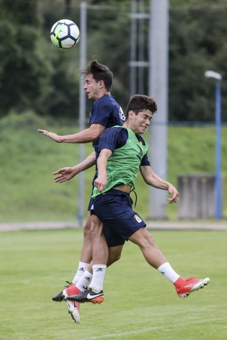 Entrenamiento del Real Oviedo en el Requexón