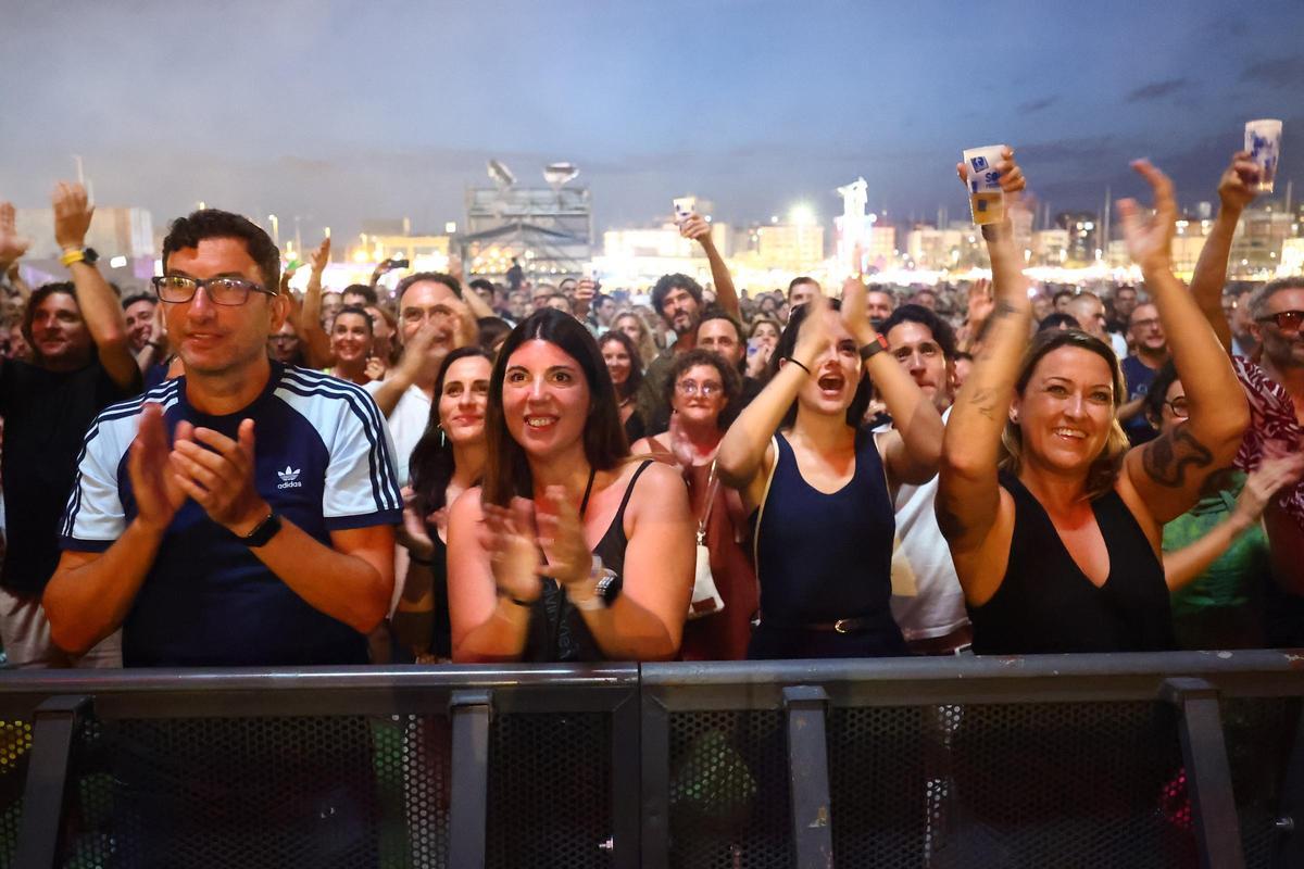 Galería: Iván Ferreiro tiende un puente entre memoria y presente en el SOM Festival