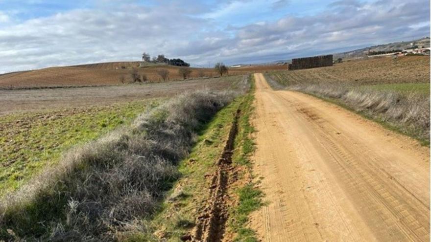 Daños en caminos de tres pueblos de Zamora por el despliegue de la fibra óptica