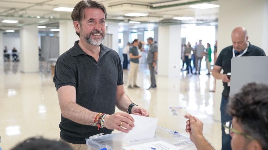 Carlos Alonso pide que se vote &quot;pensando en Canarias&quot;