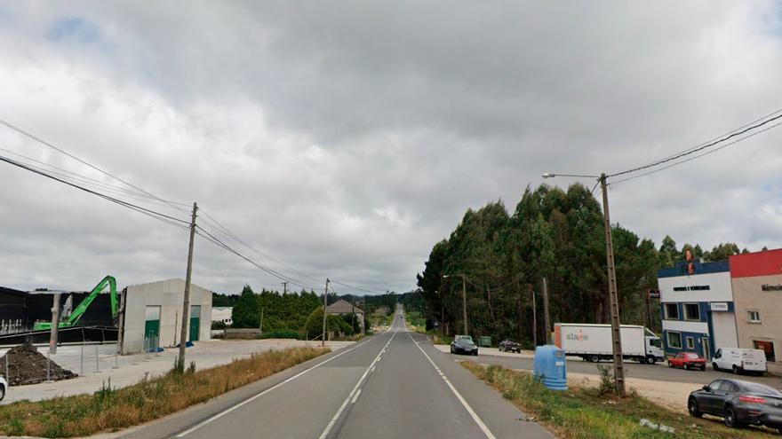 Muere un motorista tras chocar contra un turismo en Santa Comba
