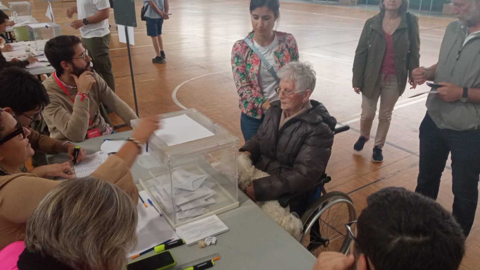 Las mejores imágenes de la jornada electoral en O Morrazo