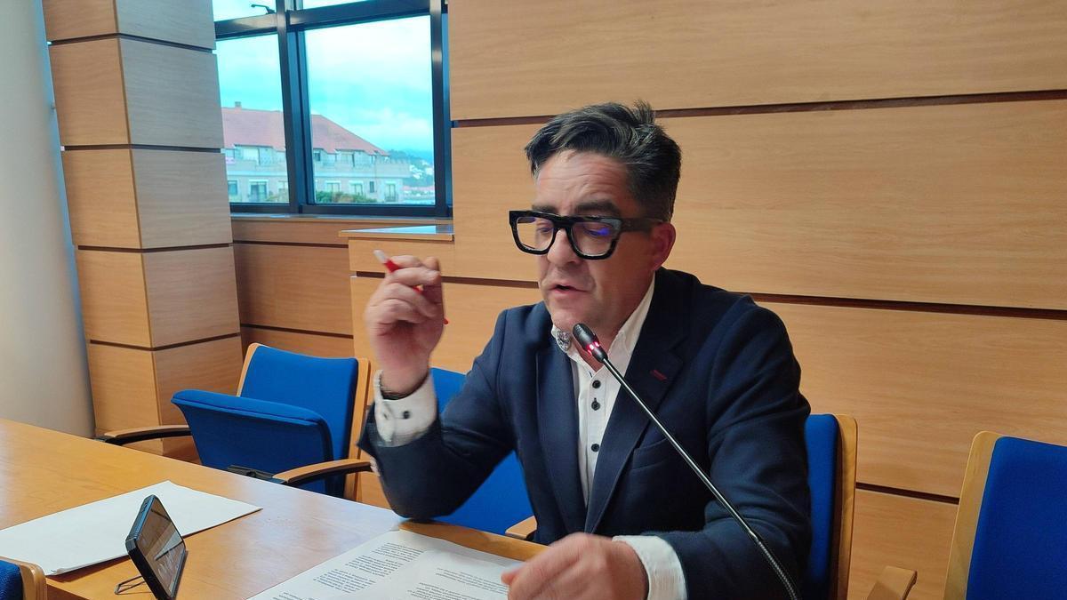 El portavoz del PSOE de Moaña, Mario Rodríguez, en un pleno.