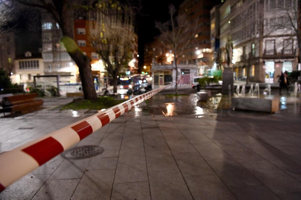 El temporal en A Coruña obliga a cerrar parques y