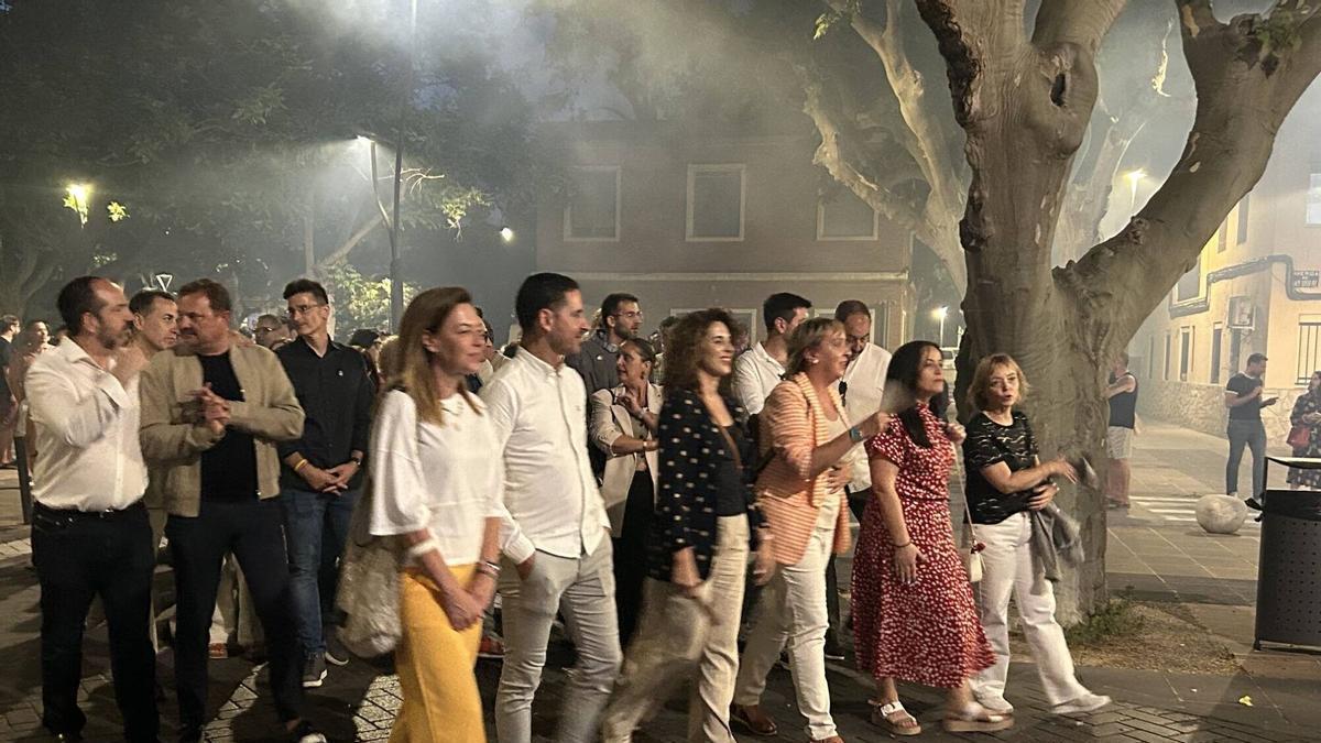 Campos, Bielsa, Mora, Sanz y Silvent, en primera fila tras Sant Onofre. Detrás, Luján y Zaragozá.