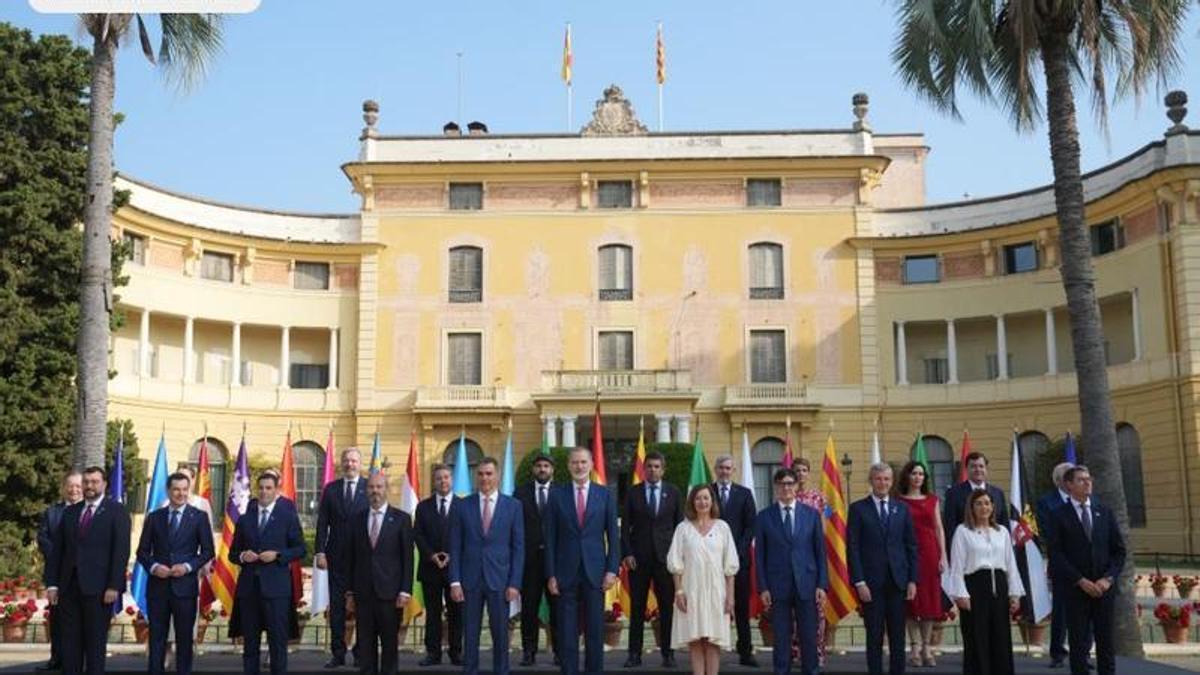 Posado durante la última conferencia de presidentes autonómicos, en junio de 2025 en Barcelona.