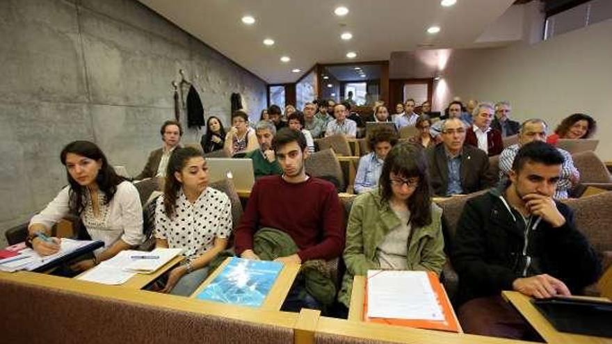 Miembros del Consello de Gobierno, ayer, durante su reunión.