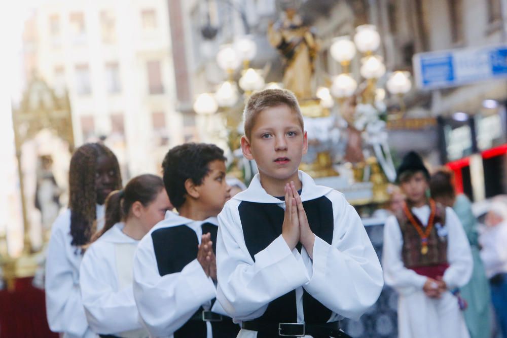 De esta manera, la asociación recuerda “la procesión que realizaban cada año, vestidos de dominicos, los niños huérfanos del Colegio Imperial de Niños Huérfanos, fundado por San Vicente Ferrer en 1410, cuando estaba ubicado frente a la Iglesia de San Agustín, en Valencia, para recoger donativos”, ha indicado Rafael Pinazo, presidente de la Asociación.