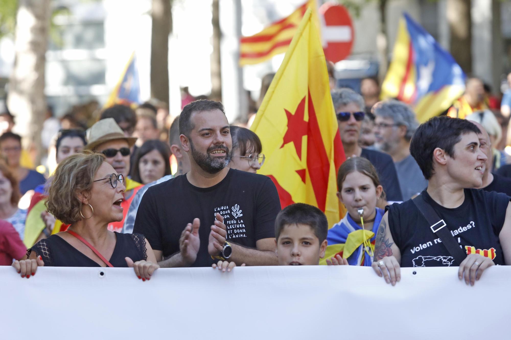 Líders d’ERC participen en la manifestació de la Diada a Girona