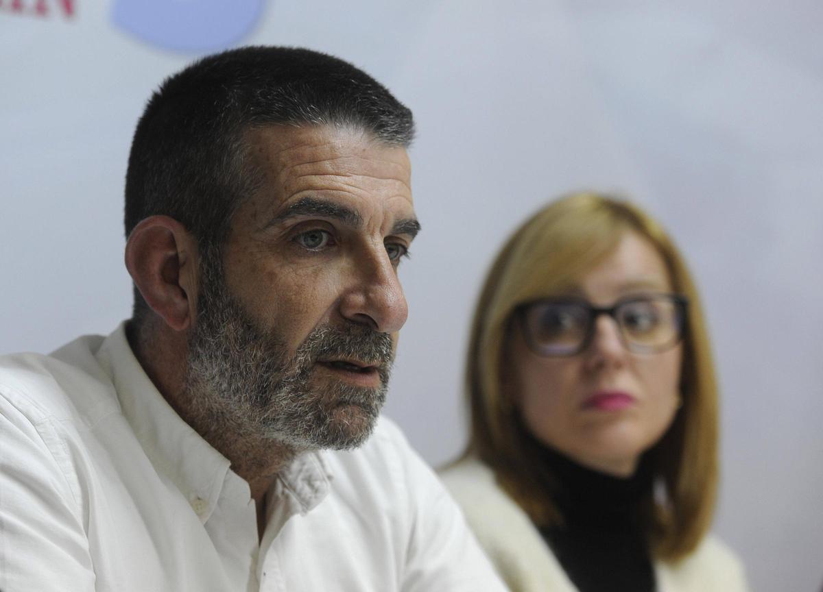Francisco Vilariño y Mari Fernández Sanmartín en una comparencia en la sede del partido.