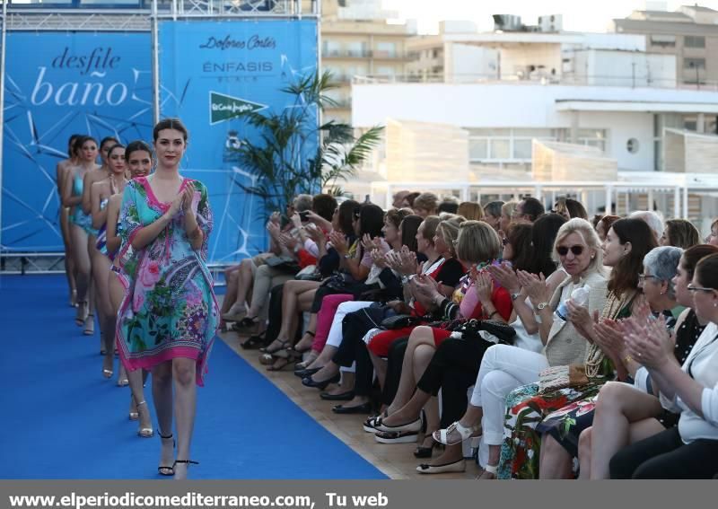 Desfile de moda de baño en el Club Naútico