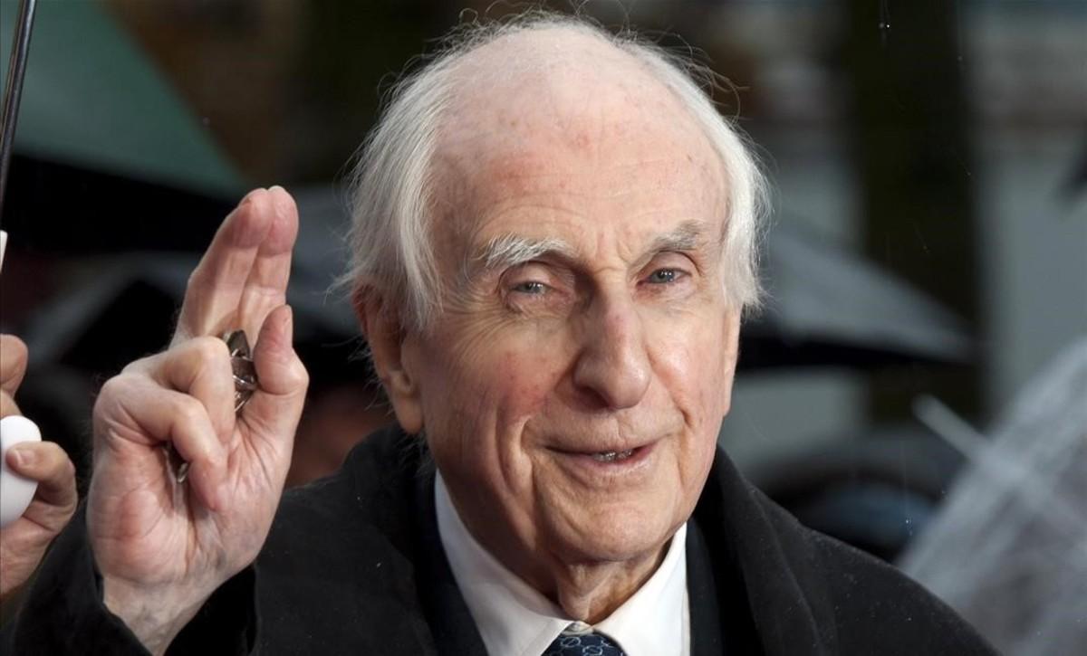 El escritor británico Michael Bond, en el 2014, durante el estreno en Londres de la película sobre su personaje el oso Paddington.