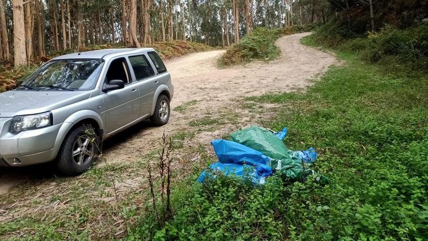 Seprona y comuneros refuerzan la vigilancia e identifican a un vecino por vertidos en Meira