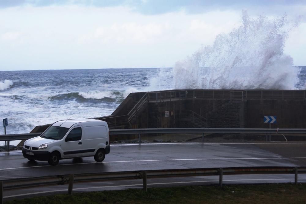 Temporal en Asturias: Alerta roja por viento y oleaje