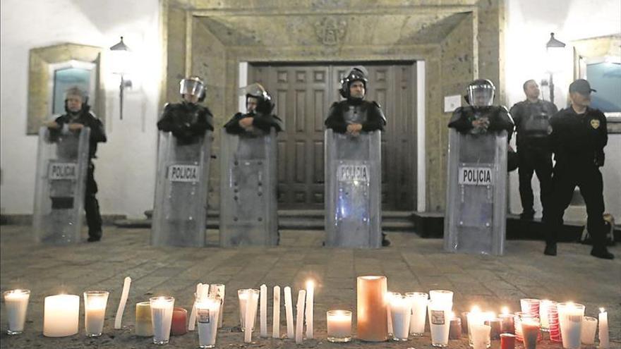 Conmoción en México por el asesinato de tres universitarios