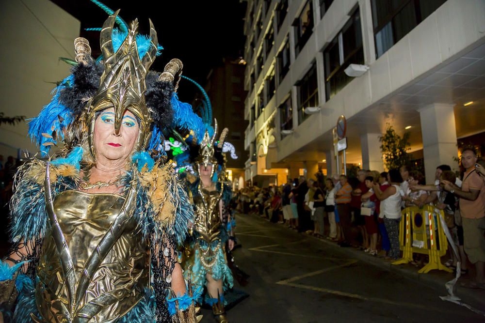 Benidorm se rinde a los pies de la cruz