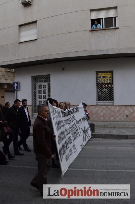 Nueva protesta de los vecinos de Los Dolores por las obras del AVE en Murcia