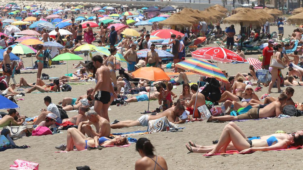 A dos semanas del inicio del verano, La Malagueta, La Misericordia y Sacaba presentaron una gran afluencia de bañistas por las altas temperaturas en la ciudad