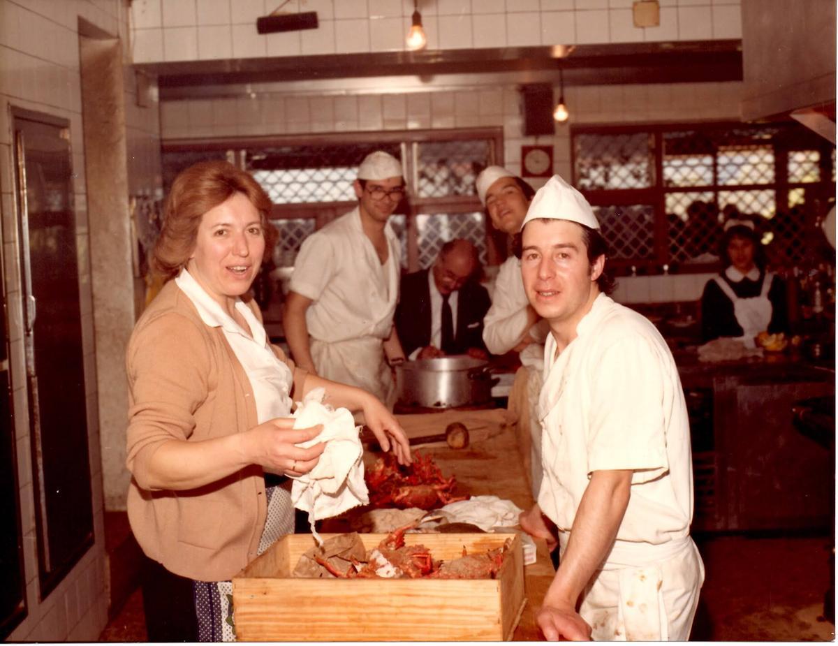Amelia González en la cocina de Casa Solla