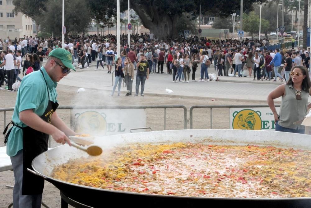 Paellas en la Bienvenida Universitaria de la UPCT