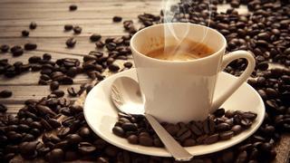 ¿Café con o sin azúcar? La enorme diferencia entre tomarlo de una forma o de otra