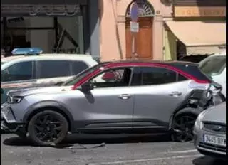 Un conductor de un camión robado siembra el pánico en Palma tras embestir coches y estrellarse junto a es Baluard