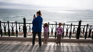 Una familia en el Balcó del Mediterrani, en Tarragona.