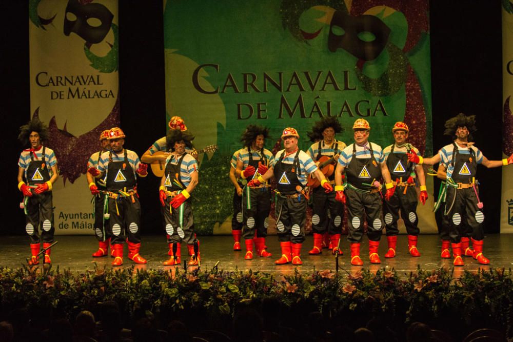 La murga de Córdoba 'Los iluminati con tomati'