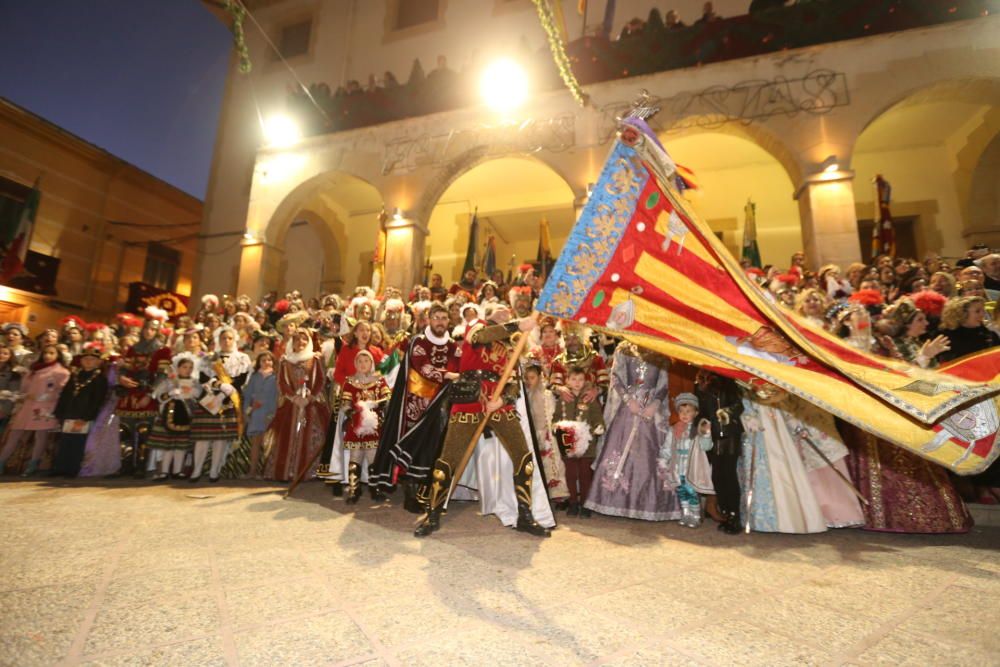 desfile de la comparsa Alagoneses de Sax