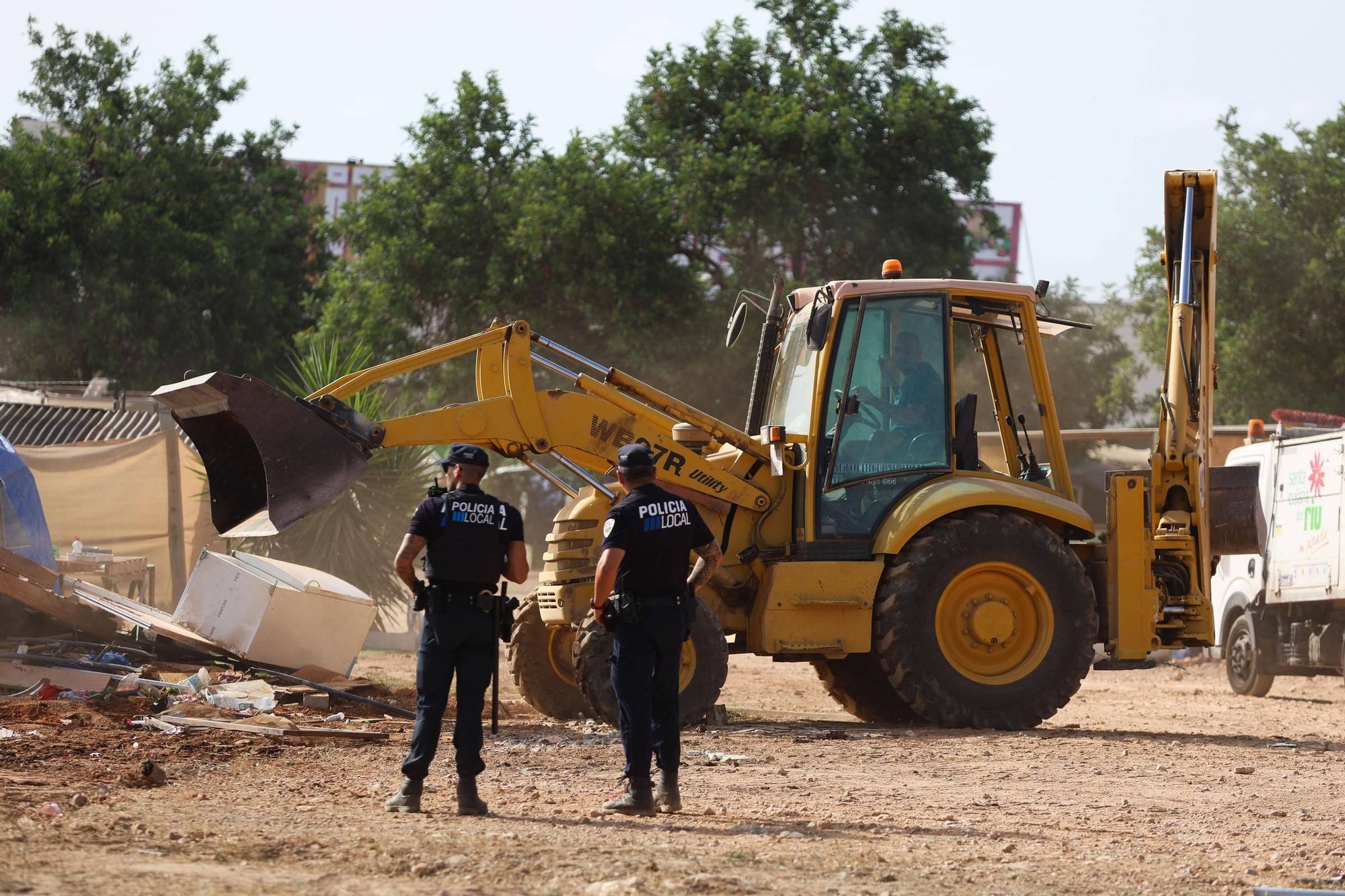 Todas las imágenes del desalojo de Can Rova 2 en Ibiza